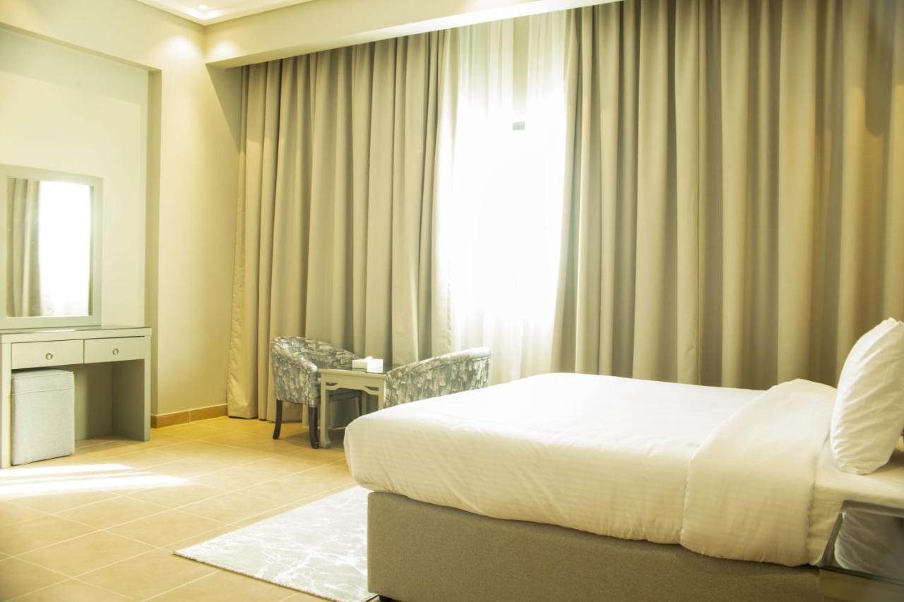 Capital O 111 Infinity Suites Manama Exterior foto