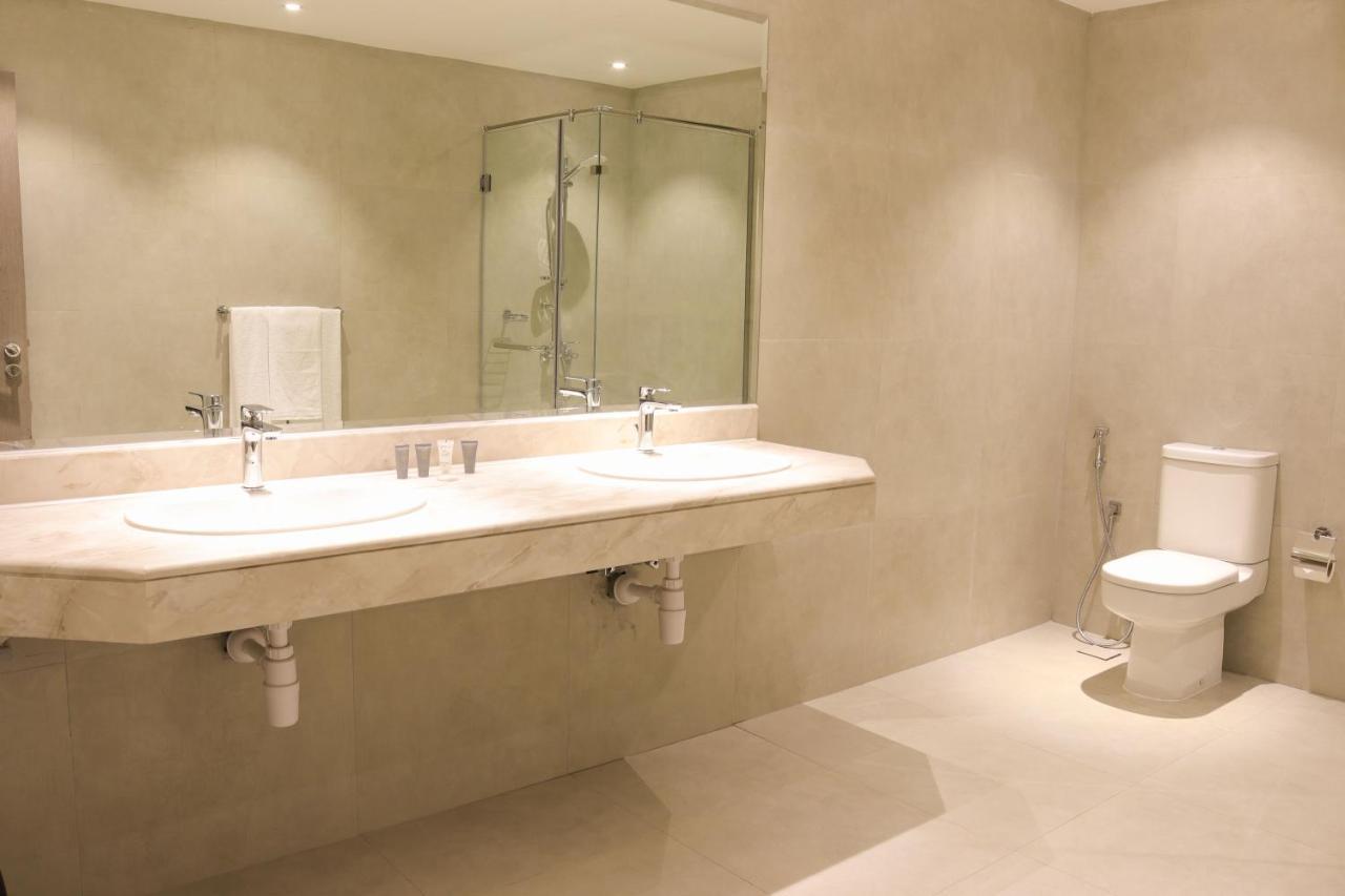 Capital O 111 Infinity Suites Manama Exterior foto