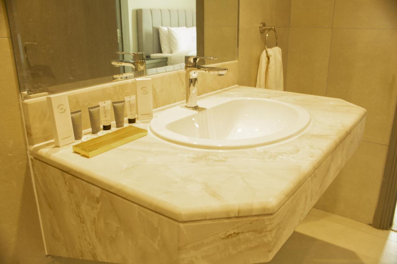 Capital O 111 Infinity Suites Manama Exterior foto